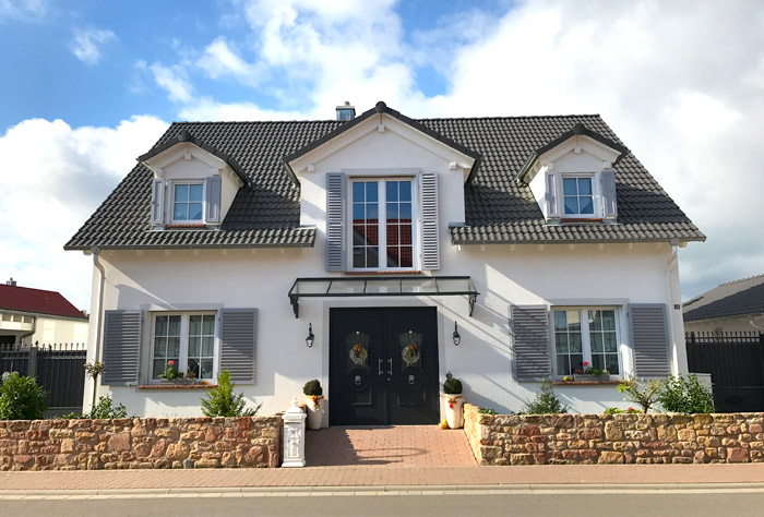 BURG HAUS - schlüsselfertige Wohnhäuser - Minfeld in der Pfalz- Wir schaffen Werte! Grundsolide und massiv!